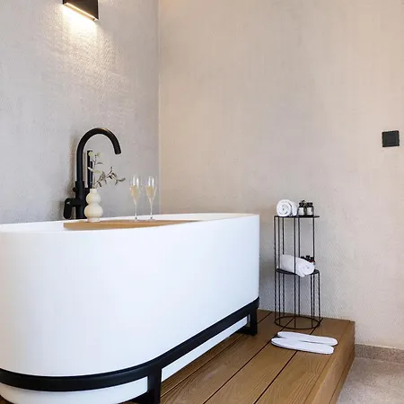 Hotel Amar Design By Hmg