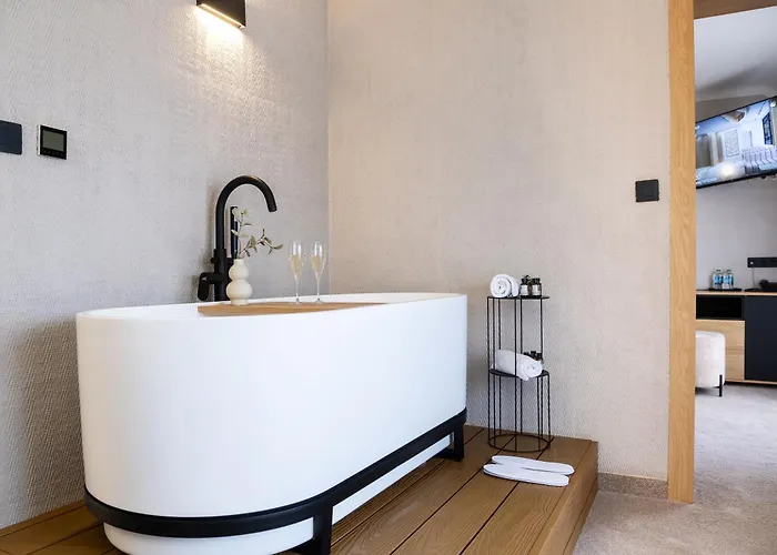 Hotel Amar Design By Hmg